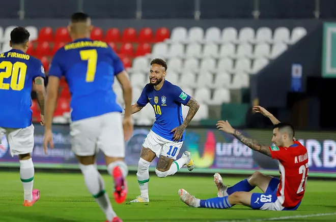 قميصيوفنتوسرمزالفخامةوالتاريخفيعالمكرةالقدم